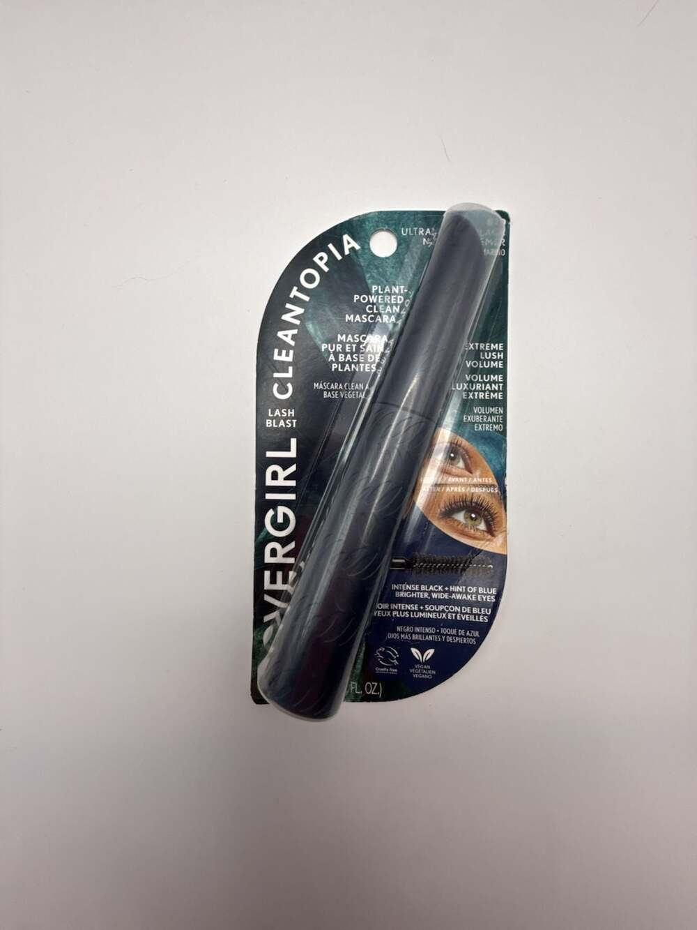 Covergirl Lash Blast Cleantopia Plant-Powered Clean Mascara - Ultramarine Black